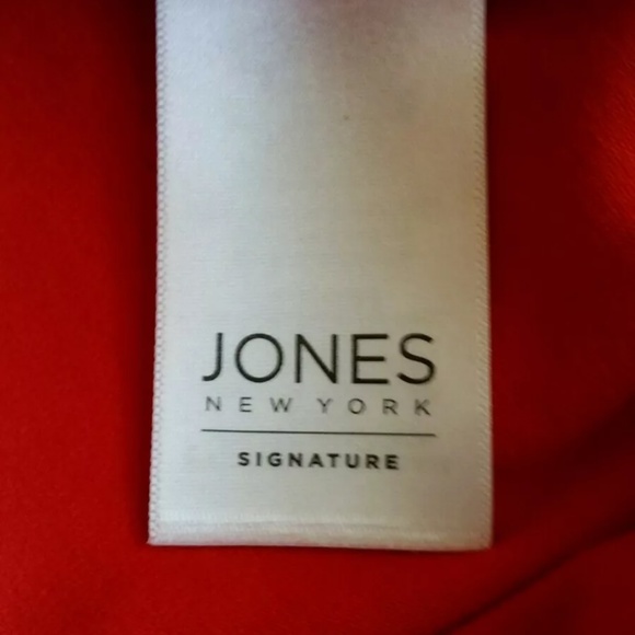 Jones New York Red Signature Skort w/Shorts - Picture 7 of 9